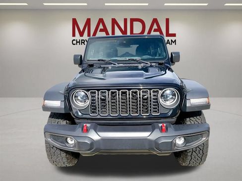 Used 2025 Jeep Wrangler Unlimited Rubicon AWD/4WD image 2