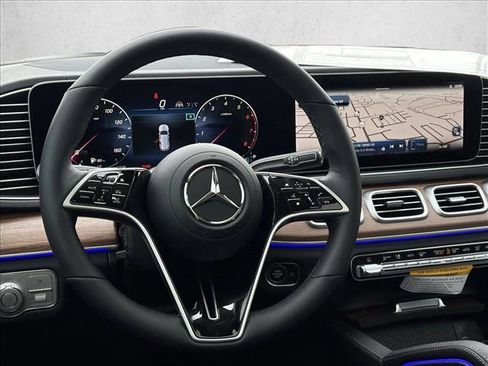 New 2026 Mercedes-Benz GLS 450 4MATIC image 17