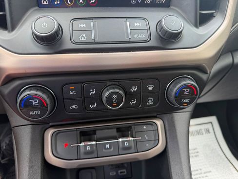 Used 2023 GMC Acadia Denali w/ Denali Ultimate Package FWD image 22