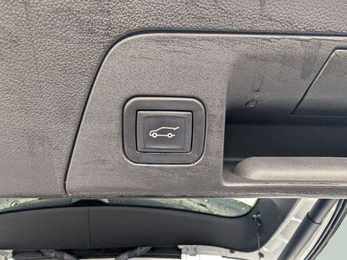 Used 2023 Buick Envision Avenir AWD/4WD image 27