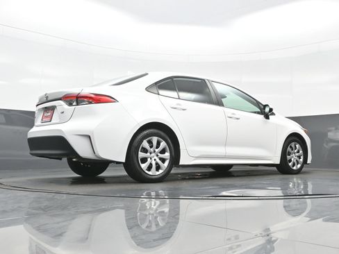 Used 2024 Toyota Corolla LE FWD image 30