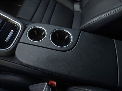 Used 2022 Porsche Panamera 4 w/ Premium Package image 37