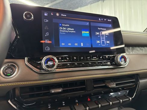 Used 2024 Chevrolet Colorado ZR2 w/ ZR2 Convenience Package III image 22