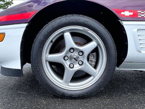 Used 1995 Chevrolet Corvette Convertible RWD image 2