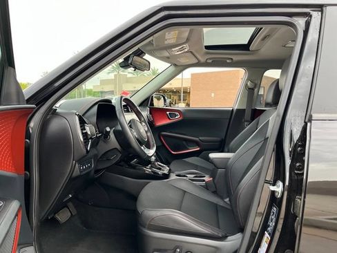 Used 2024 Kia Soul GT-Line w/ Option Group 020 FWD image 10