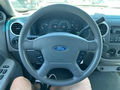 Used 2004 Ford Expedition XLS RWD image 16