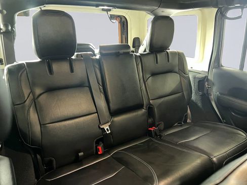 Certified 2022 Jeep Wrangler Unlimited Rubicon 4xe w/ Cold Weather Group image 22