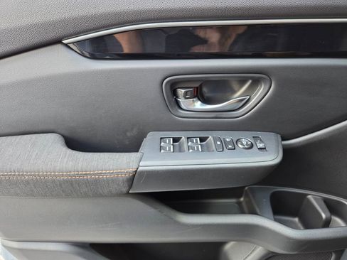 Used 2023 Honda Pilot Sport image 32