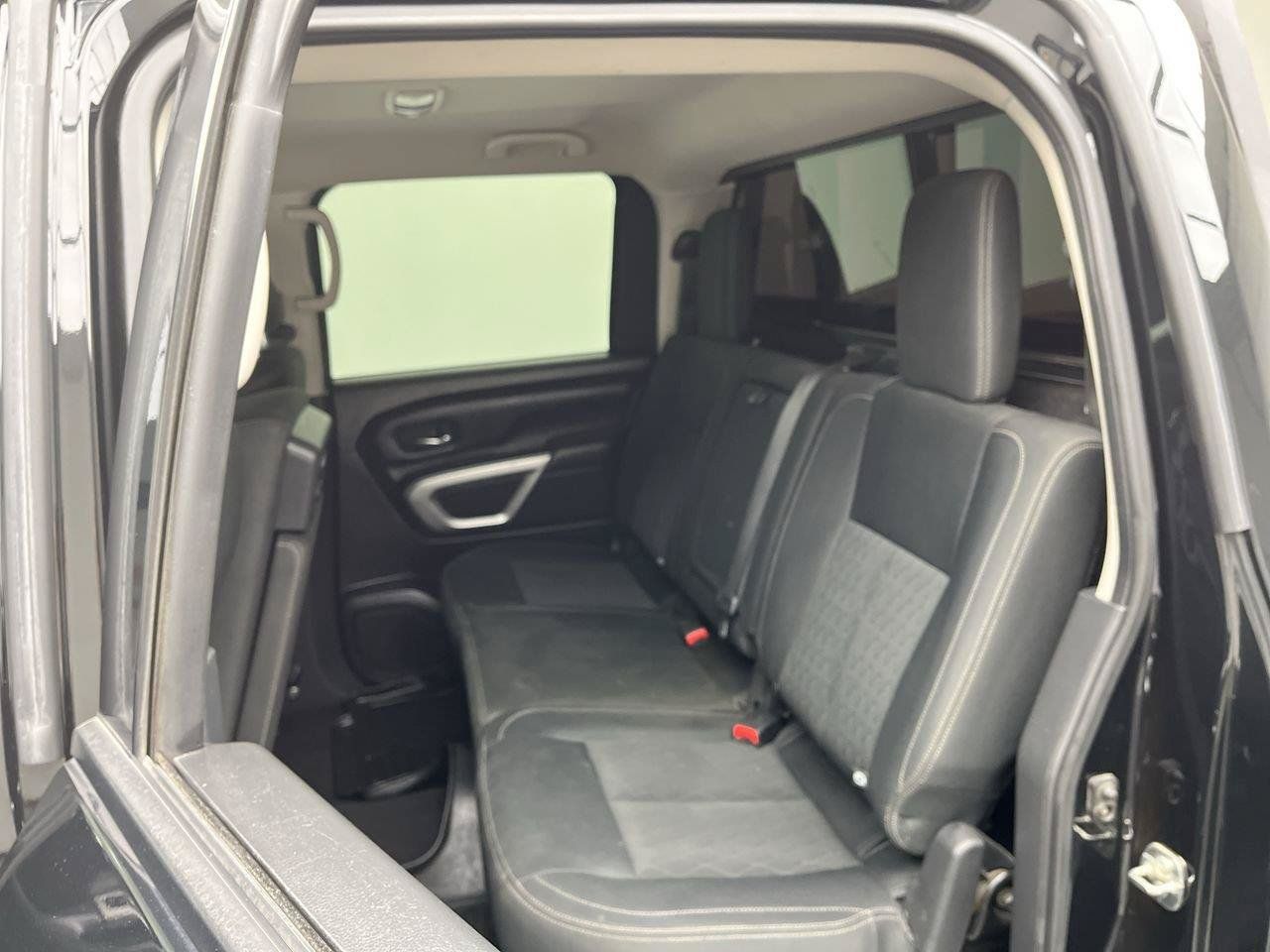 Used 2019 Nissan Titan SV AWD/4WD image 10
