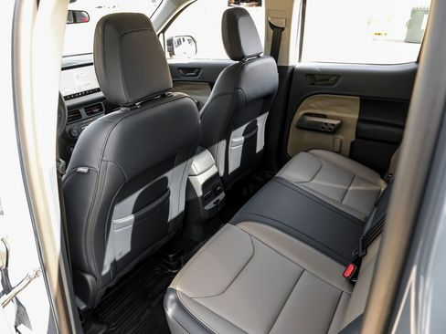 Used 2025 Ford Maverick Lariat w/ 4K Tow Package image 45