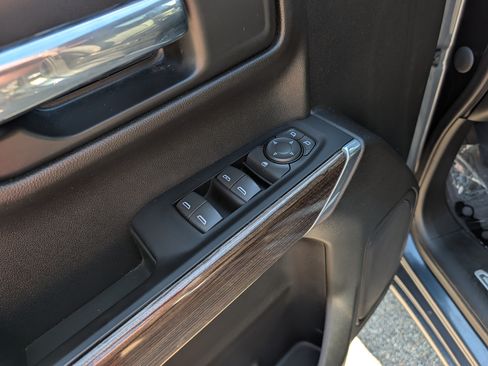 Used 2021 Chevrolet Silverado 1500 LT Trail Boss w/ Bed Protection Package AWD/4WD image 22