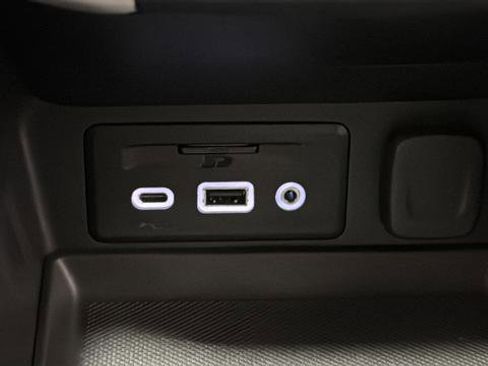 Used 2024 GMC Terrain SLE w/ Driver Convenience Package image 36