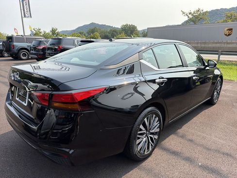Used 2025 Nissan Altima 2.5 SV FWD image 5