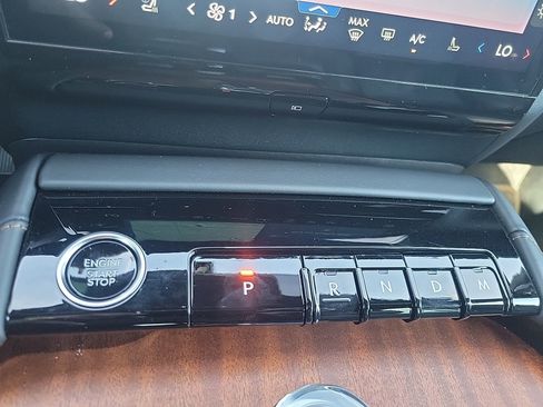 Used 2025 Lincoln Navigator Black Label image 38