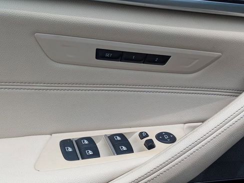 Used 2021 BMW 530i w/ Premium Package RWD image 11