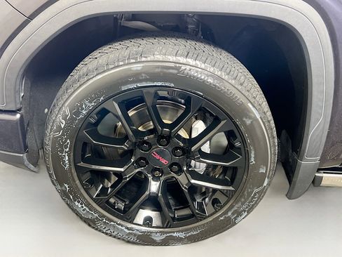 Used 2024 GMC Sierra 1500 Denali w/ Denali Reserve Package AWD/4WD image 13