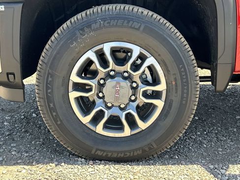 New 2026 GMC Sierra 2500 SLT AWD/4WD image 32