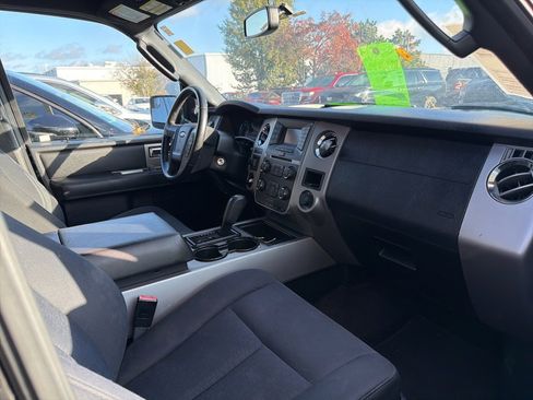 Used 2017 Ford Expedition EL XLT image 5