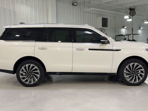 New 2025 Lincoln Navigator L Black Label image 2
