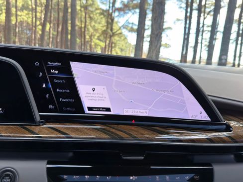 Used 2023 Cadillac Escalade Premium Luxury Platinum image 4