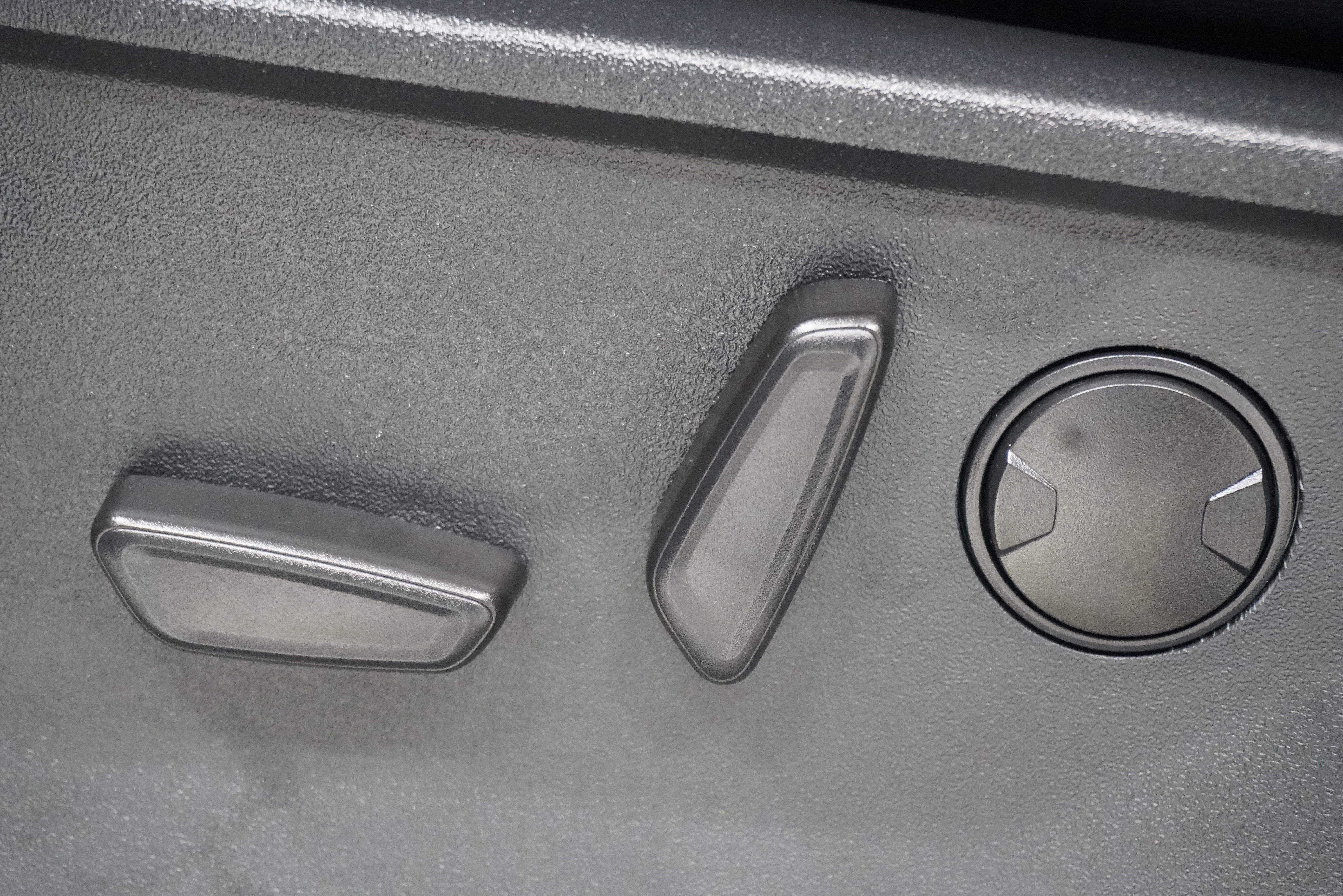 Used 2024 Ford F150 Lariat w/ FX4 Off-Road Package AWD/4WD image 16
