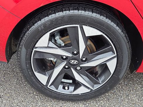 Used 2023 Hyundai Elantra SEL w/ Convenience Package FWD image 7