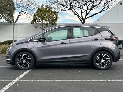 Used 2022 Chevrolet Bolt LT w/ Infotainment Package image 7