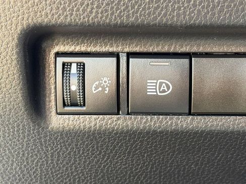 Used 2025 Toyota RAV4 LE AWD/4WD image 24