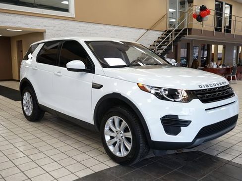Used 2018 Land Rover Discovery Sport SE image 18