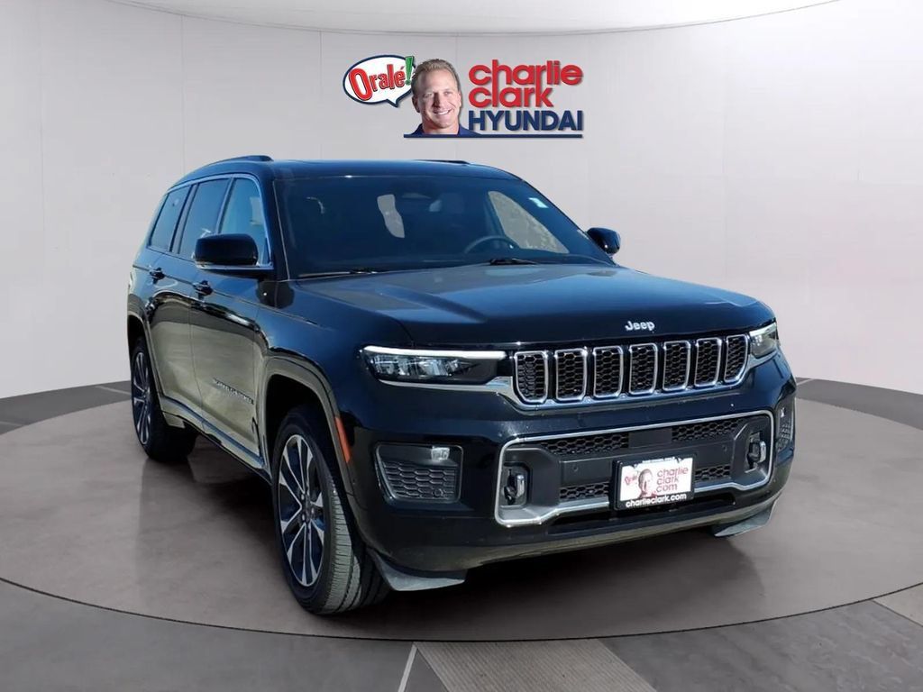 Used 2025 Jeep Grand Cherokee L Overland w/ Luxury Tech Group IV AWD/4WD image 7