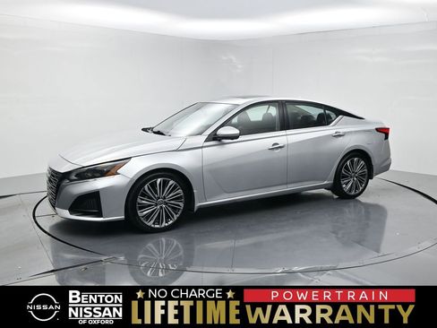 Used 2023 Nissan Altima 2.5 SL FWD image 1