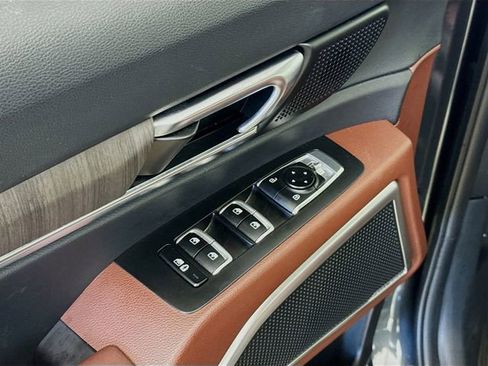 Used 2024 Kia Telluride EX w/ EX Captain's Chair Package image 22