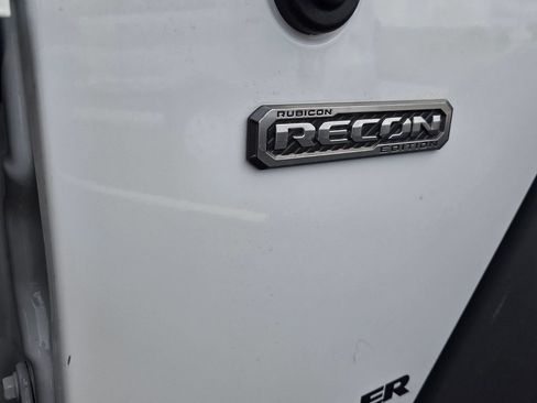 Used 2017 Jeep Wrangler Unlimited Rubicon AWD/4WD image 12