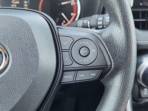 Certified 2025 Toyota RAV4 XLE FWD image 23