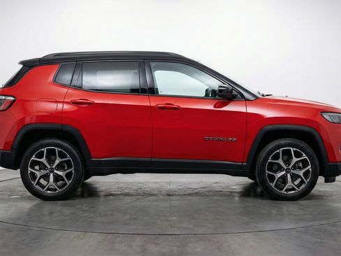 Used 2025 Jeep Compass Limited AWD/4WD image 11