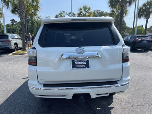 Used 2022 Toyota 4Runner Limited AWD/4WD image 9