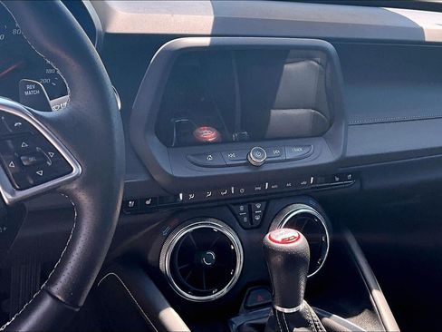 Used 2016 Chevrolet Camaro SS RWD image 6