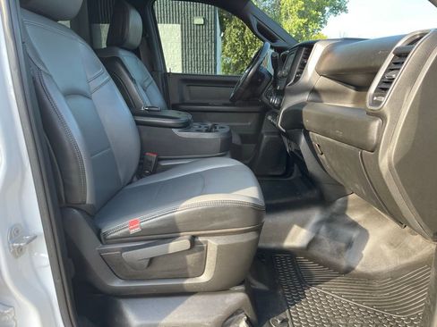 Used 2022 RAM 2500 Tradesman w/ Chrome Appearance Group image 32