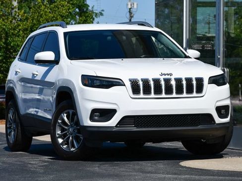 Used 2020 Jeep Cherokee Latitude Plus w/ Cold Weather Group AWD/4WD image 4