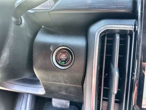 Used 2025 GMC Acadia Elevation FWD image 17