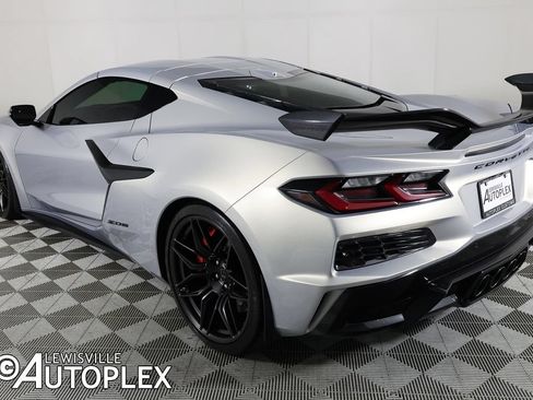 Used 2024 Chevrolet Corvette Z06 RWD image 7
