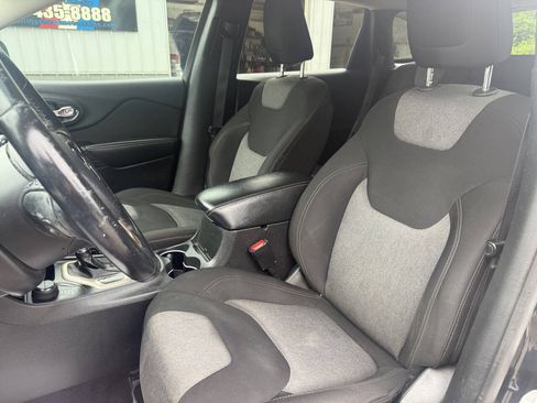 Used 2014 Jeep Cherokee Latitude AWD/4WD image 12