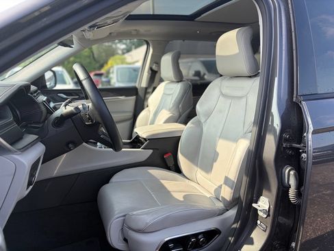 Used 2021 Jeep Grand Cherokee L Overland w/ Advanced Protech Group III AWD/4WD image 23