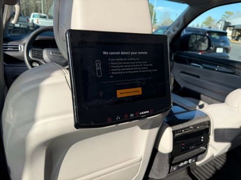 Used 2022 Jeep Wagoneer Series II w/ Rear Seat Video Group 1 image 13