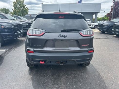 Used 2019 Jeep Cherokee Trailhawk w/ Comfort & Convenience Group AWD/4WD image 3