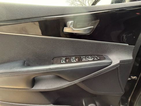 Used 2016 Kia Sorento EX w/ EX Premium Package image 10