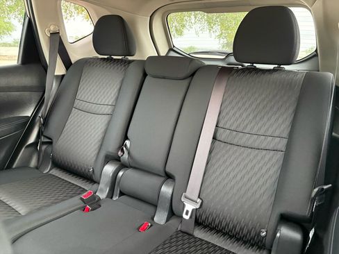 Used 2018 Nissan Rogue S image 43