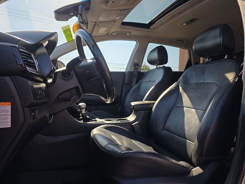 Used 2018 Kia Niro EX w/ EX Premium Package FWD image 11