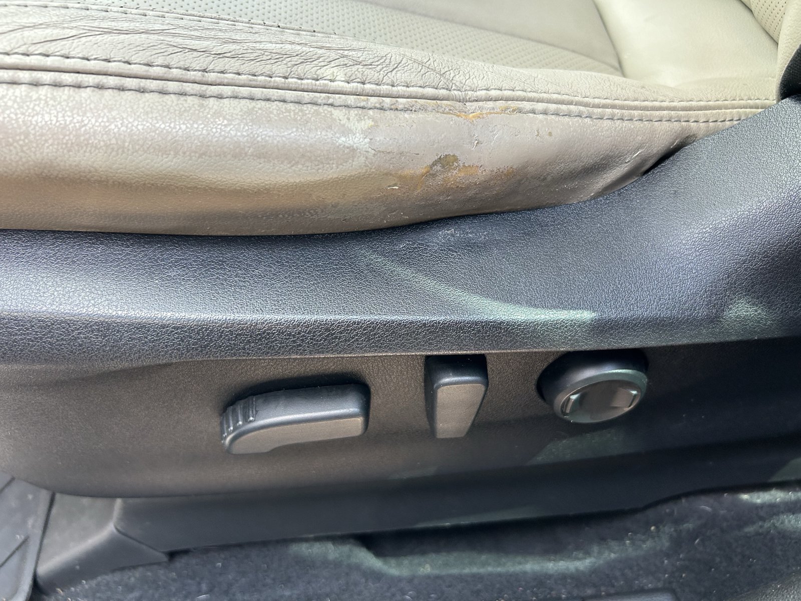 Used 2019 Subaru Ascent Limited AWD/4WD image 12