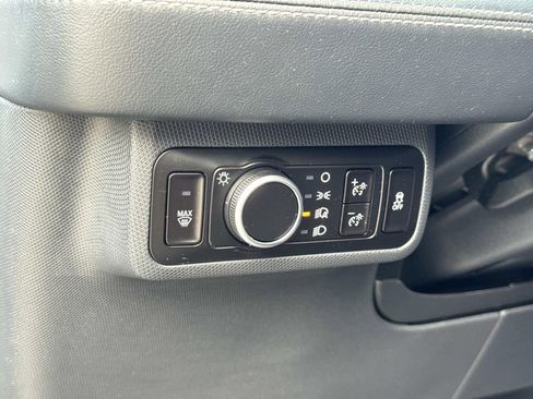 Used 2023 Ford Mustang Mach-E Select RWD image 18